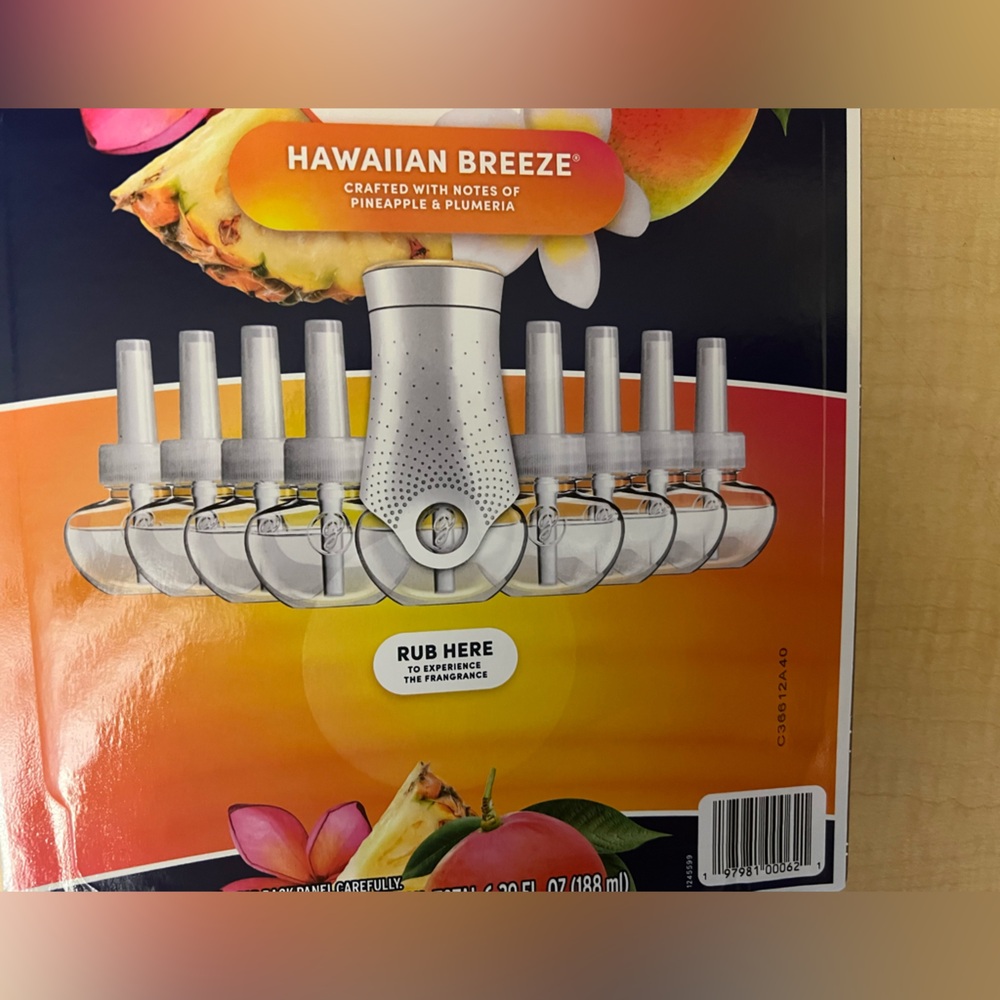 Glade PlugIns Hawaiian Breeze Scented Oil - 9 Refills + 1 Warmer